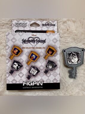 Uncommon FiGPiN Disney Kingdom Hearts Blind Box Enamel Pin Sora